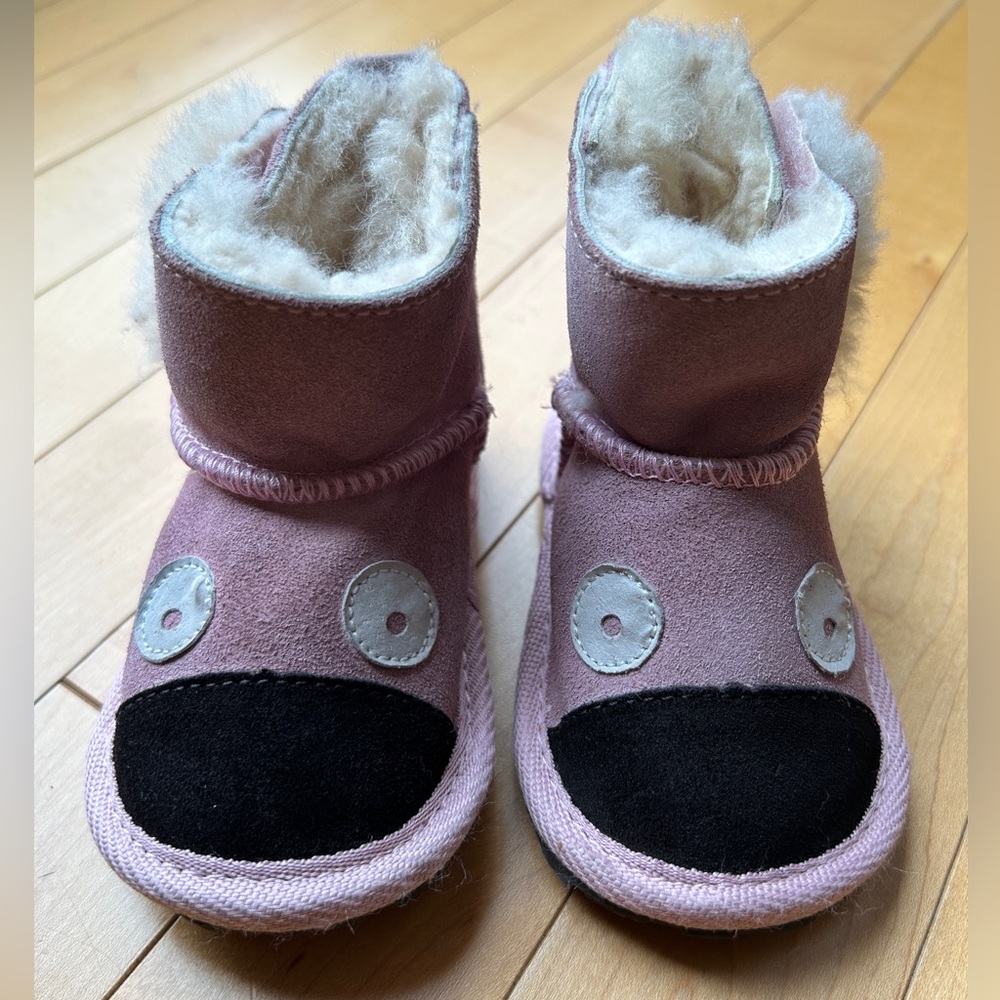 EMU: Koala Boots in Pink and Black for Little Walkers